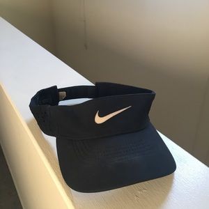 🖤🖤SOLID BLACK Nike Visor🖤🖤